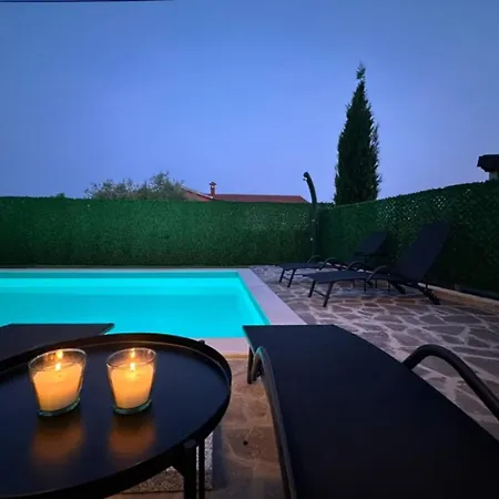 Villa Aria - Istria - Private Heated Pool, Sauna & Jacuzzi Valica
