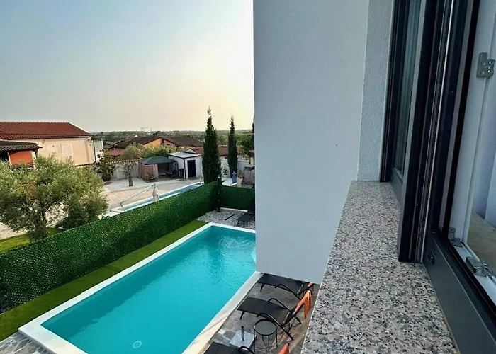 Villa Aria - Istria - Private Heated Pool, Sauna & Jacuzzi Valica