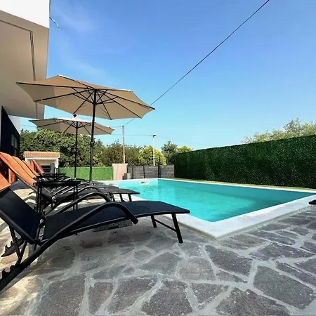 Aria - Istria - Private Heated Pool, Sauna & Jacuzzi Villa