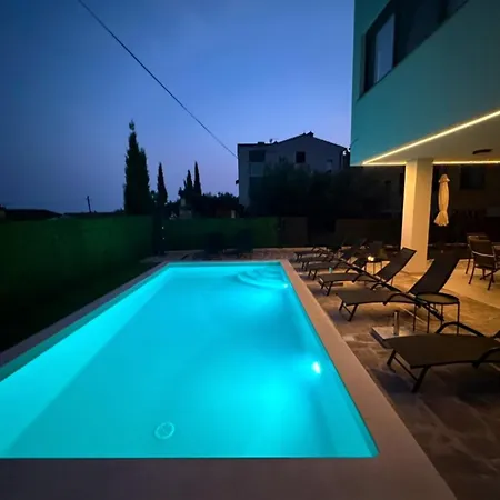 Aria - Istria - Private Heated Pool, Sauna & Jacuzzi * Umag